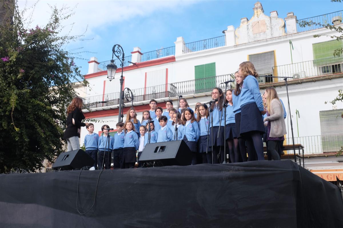 Momento de la actuación de uno de los coros (foto Nicolás García)