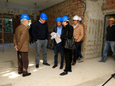 El alcalde visitó la futuras instalaciones de la residencia de adultos en la Sala del Agua. (Foto: Nicolás G. Becerra)