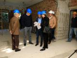 El alcalde visitó la futuras instalaciones de la residencia de adultos en la Sala del Agua. (Foto: Nicolás G. Becerra)
