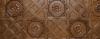 Detalle del artesonado del techo de madera de las galerías interiores del edificio