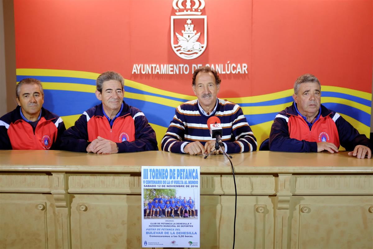 Presentación del cartel III Torneo de petanca (Foto: Nicolás García)