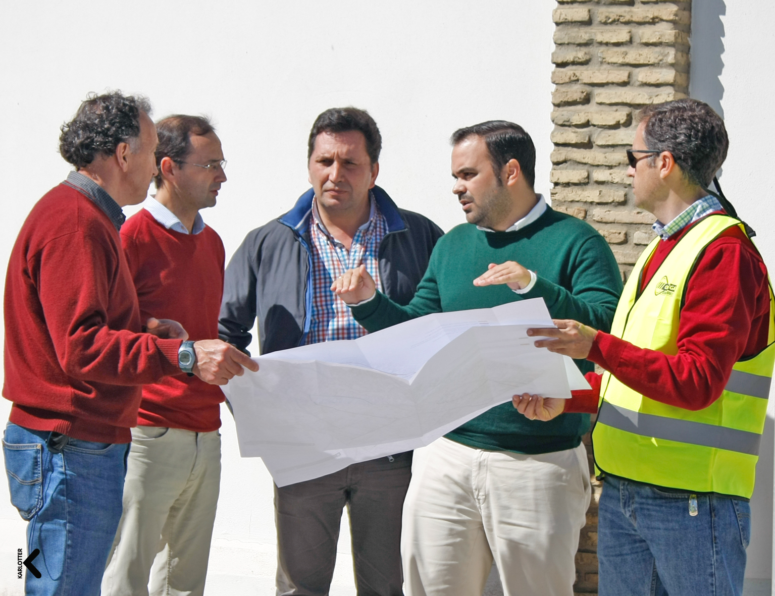 El alcalde, durante una de las visitas a la zona de La Jara para supervisar el proyecto.
