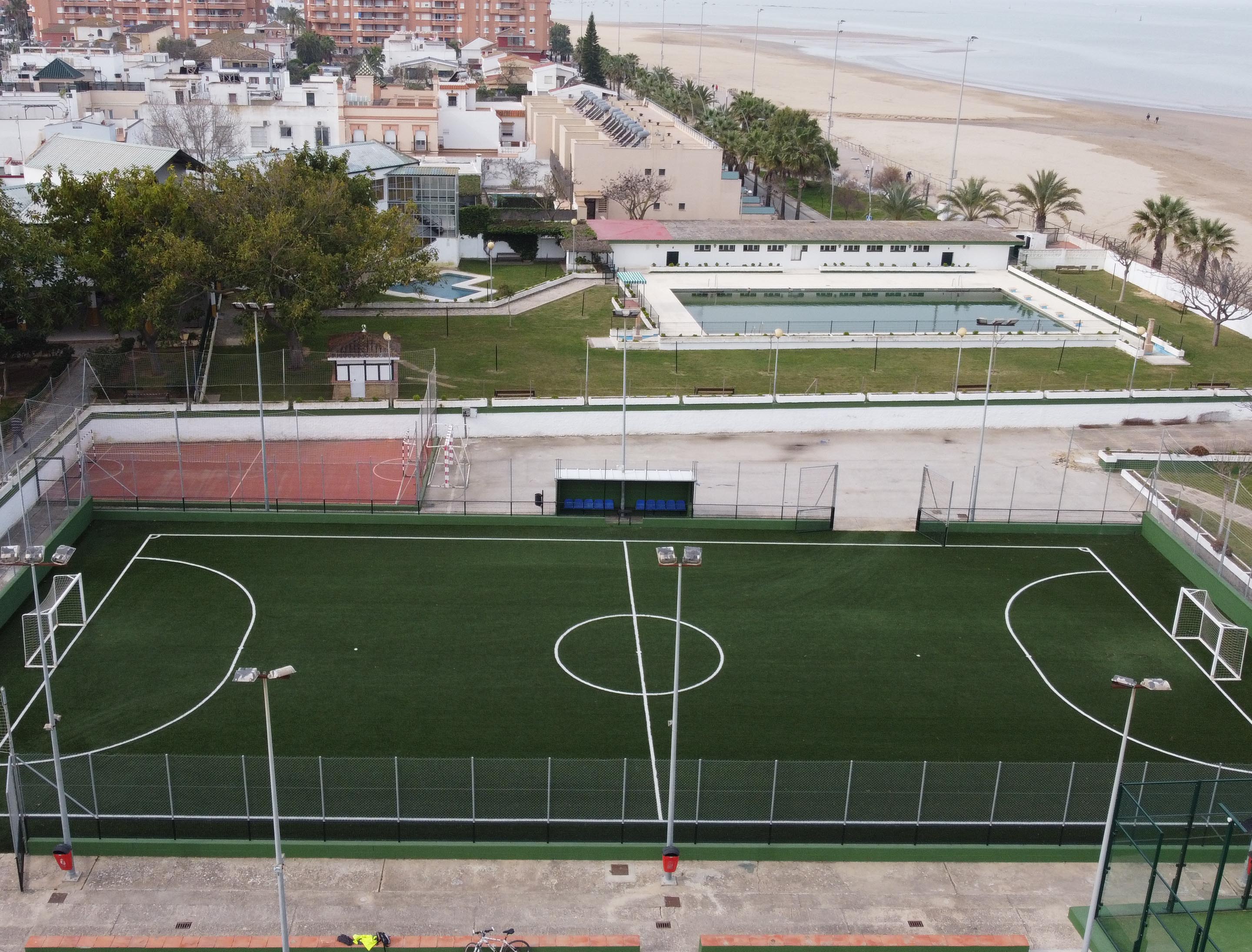 Pista de césped artificial del polideportivo municipal