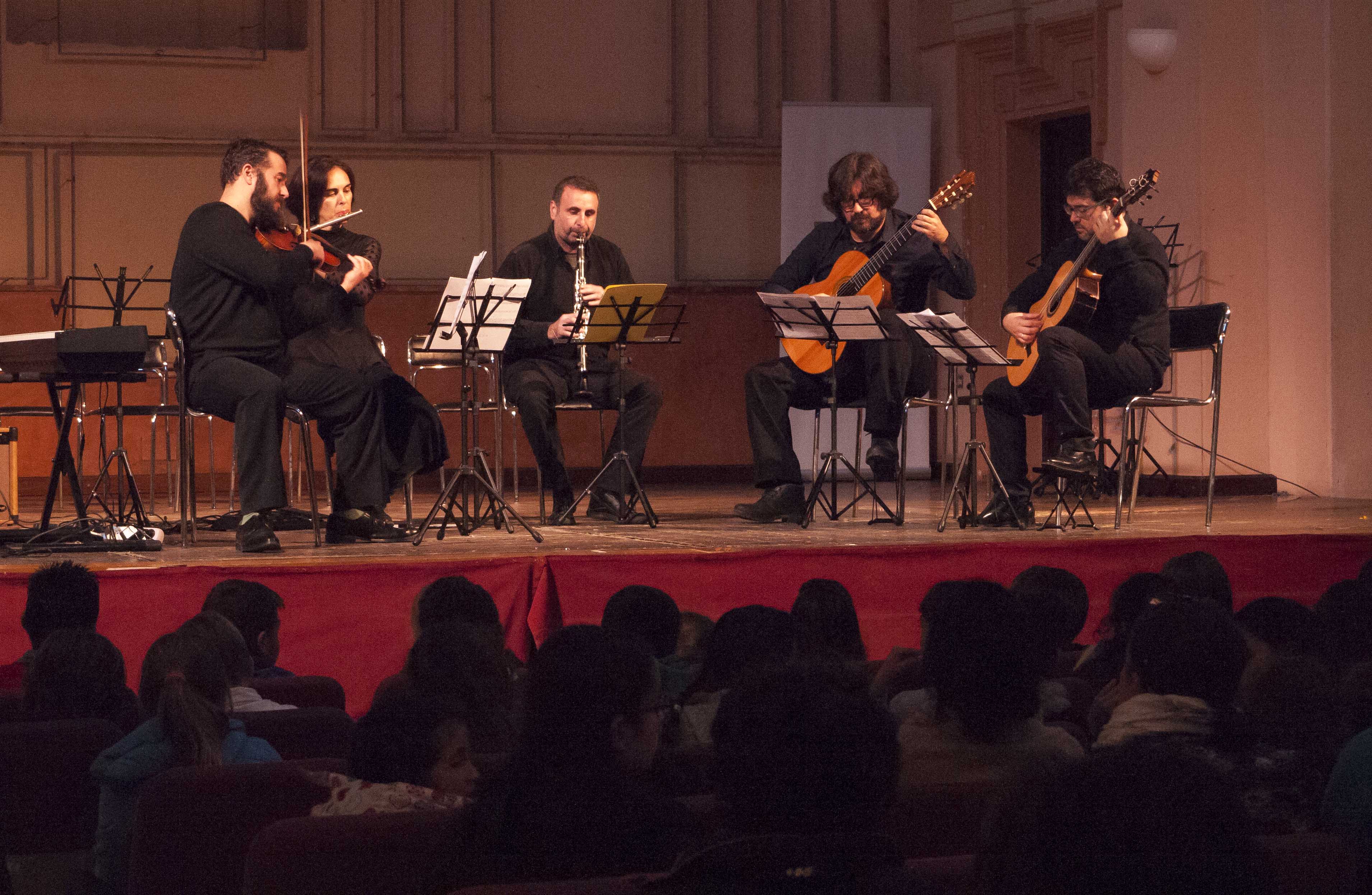 Profesores del Conservatorio durante su actuación.