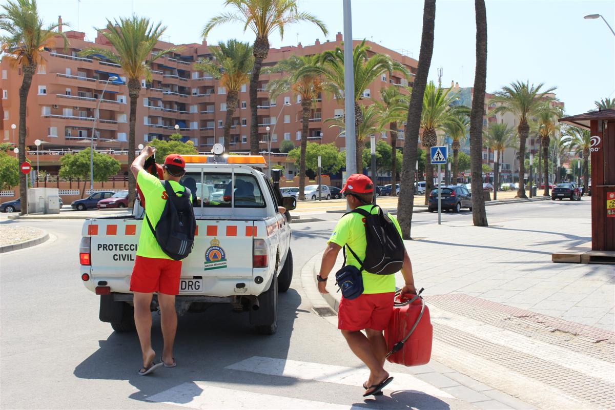 Voluntarios de Protección Civil, el pasado verano.