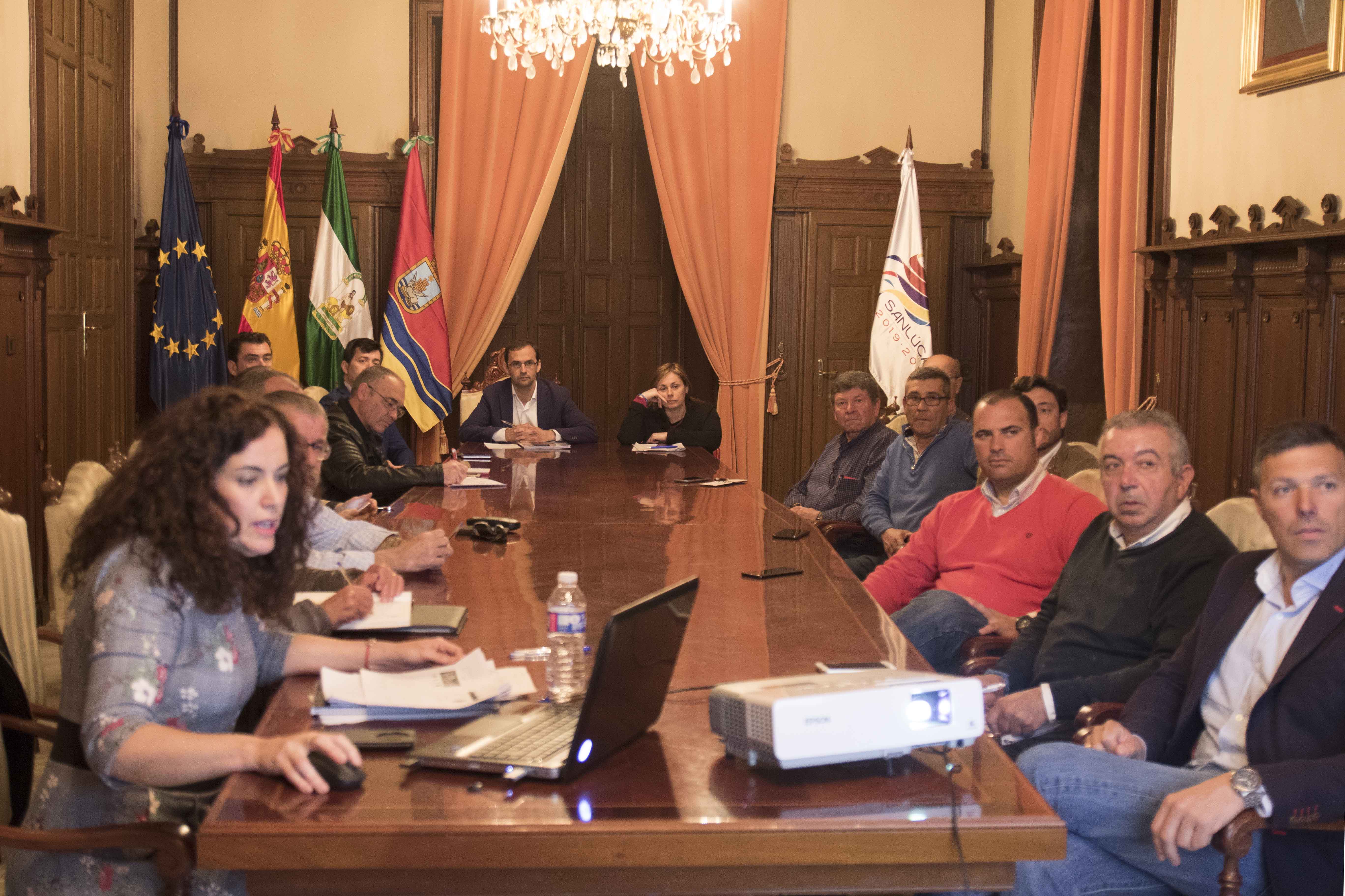 El alcalde presidió la reunión con los colectivos de la cudad