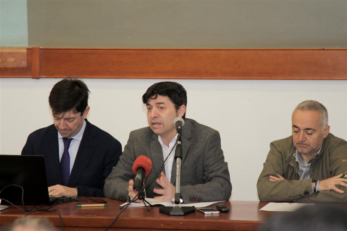 Juan Oliveros inauguró las jornadas universitarias. (Foto: Mariqui Romero)